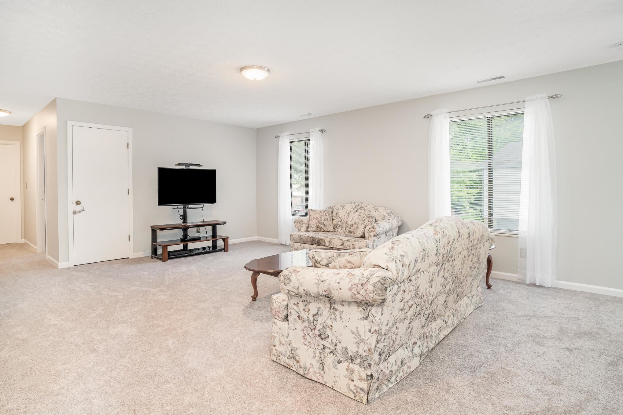 2817 Paddock Lane Fort Mitchell, KY 41017 - Photo 2 of 24