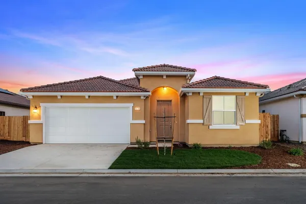 $404,000 | 1476 Crimson Way, Dinuba, CA 93618