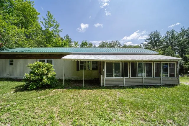 $1,895 | 368 N Road, Danbury, NH 03230