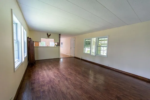 $1,895 | 368 N Road, Danbury, NH 03230