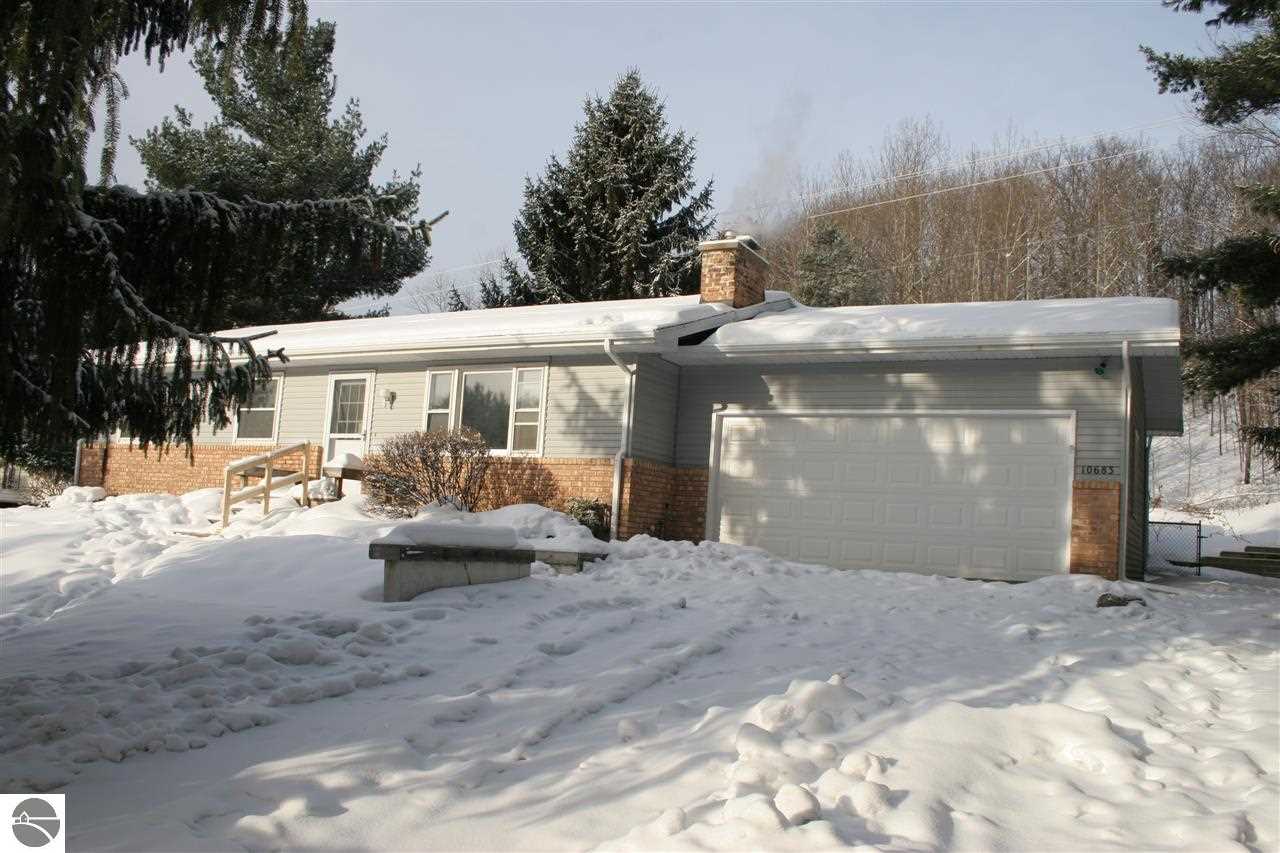 10683 Center Road Traverse City, MI 49686 - Photo 2 of 43 1779421-1.JPG