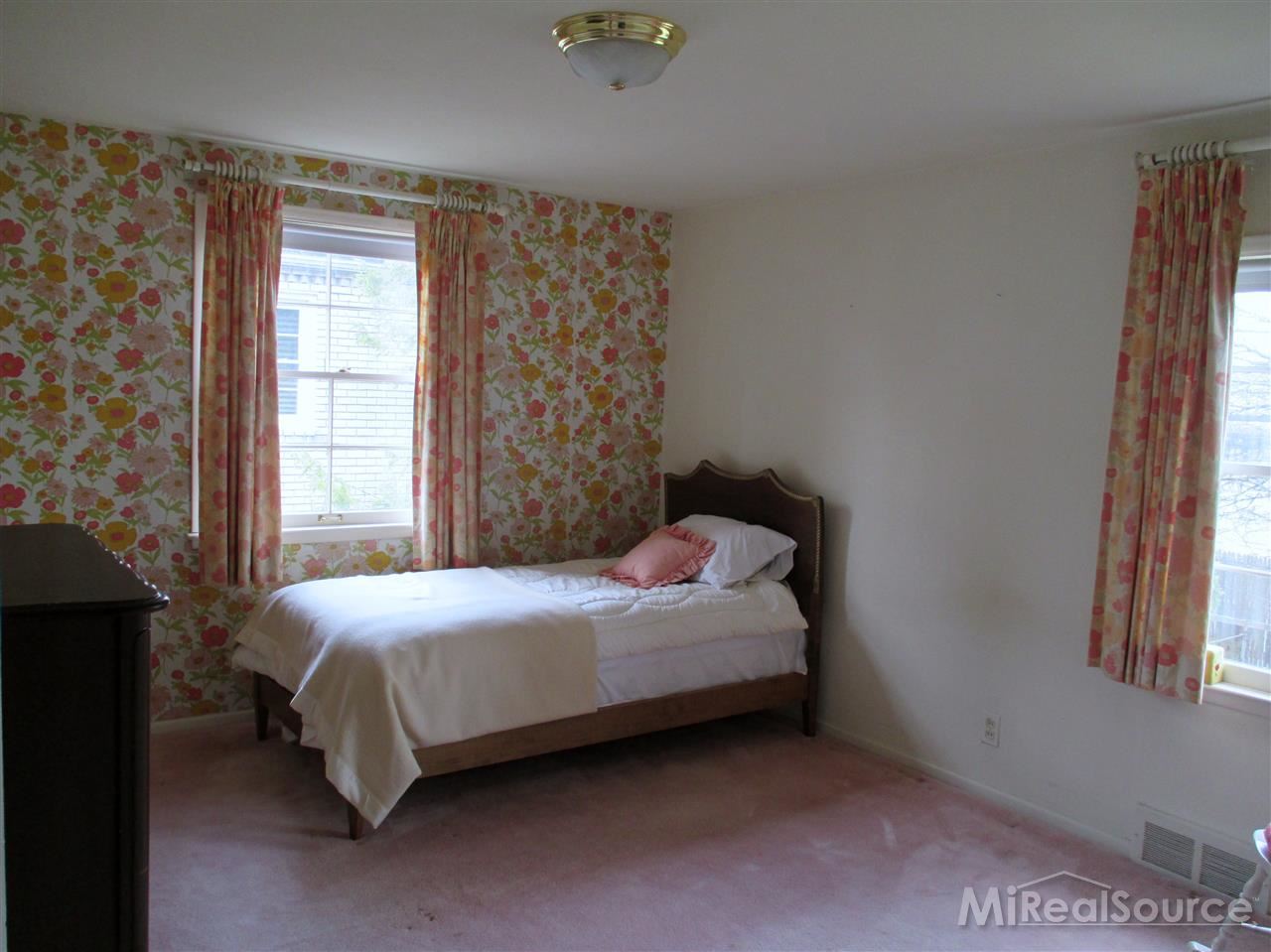 578 Thorntree Road Grosse Pointe, MI 48236 - Photo 16 of 21 31189235-15.JPG
