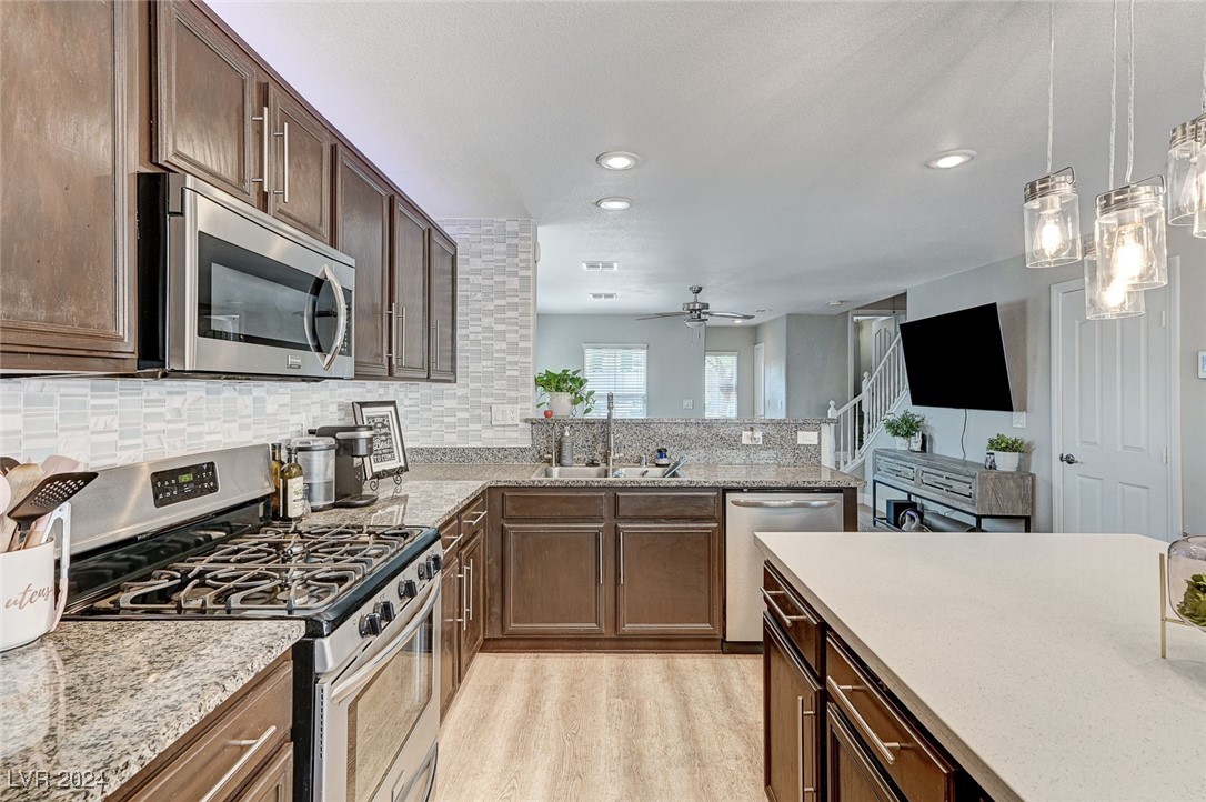 3370 Cave Primrose Street Las Vegas, NV 89117 - Photo 11 of 48