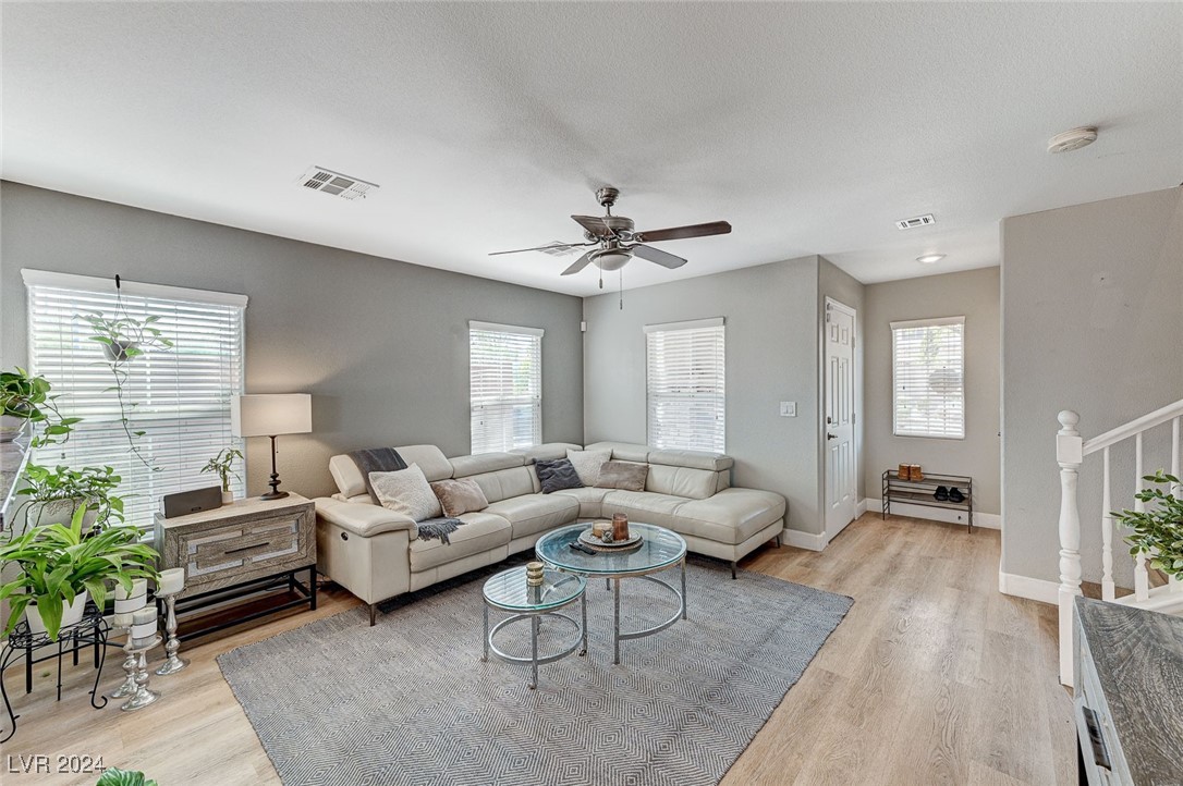 3370 Cave Primrose Street Las Vegas, NV 89117 - Photo 4 of 48