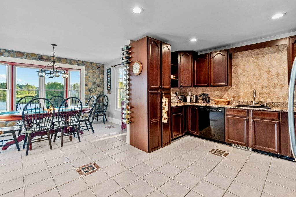 150 Old Mill Boulevard Warwick, RI 02889 - Photo 8 of 40