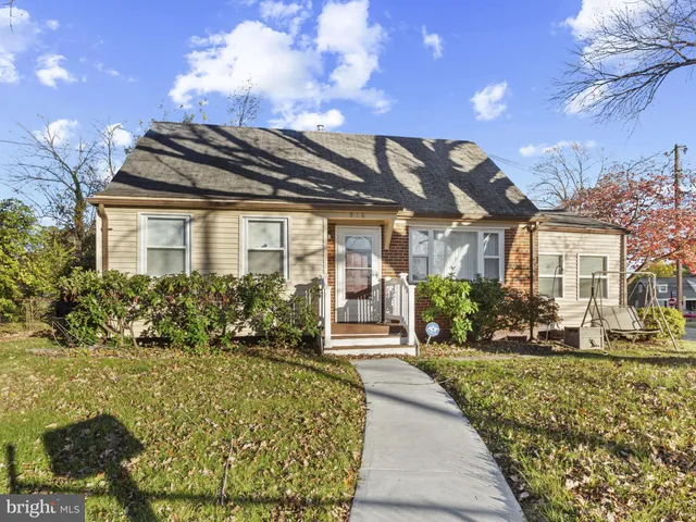 $2,495 | 916 Highview Drive, Capitol Heights, MD 20743