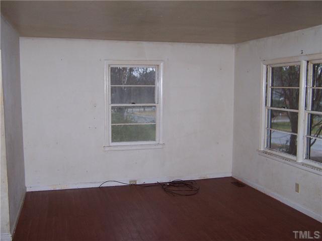2307 Shannon Street Raleigh, NC 27610 - Photo 5 of 8
