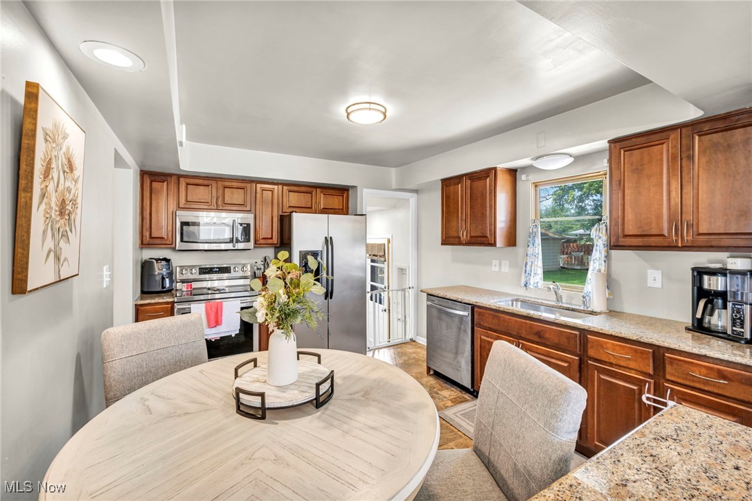 7356 Oakwood Road Parma, OH 44130 - Photo 15 of 45 Gallery Image 15