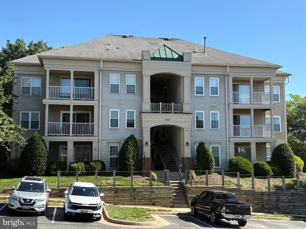 $324,999 | 1067 Gardenview Loop, Unit 304, Woodbridge, VA 22191