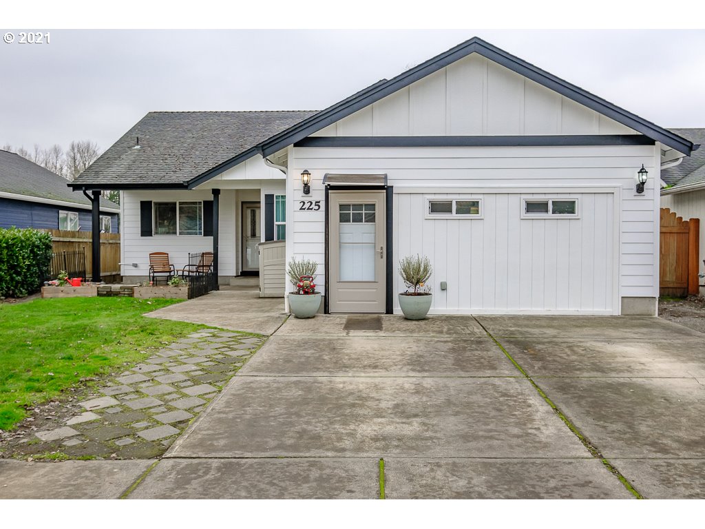 225 Independence Way Independence, OR 97351 - Photo 1 of 32 Gallery Image 1