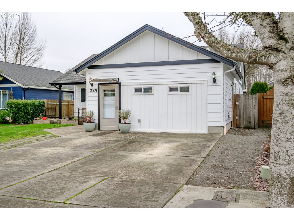 225 Independence Way Independence, OR 97351 - Photo 2 of 32 Gallery Image 2