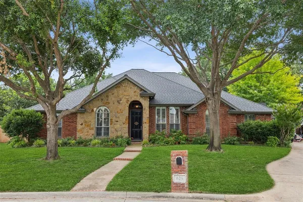 $619,900 | 625 Palo Duro Drive, Hurst, TX 76054