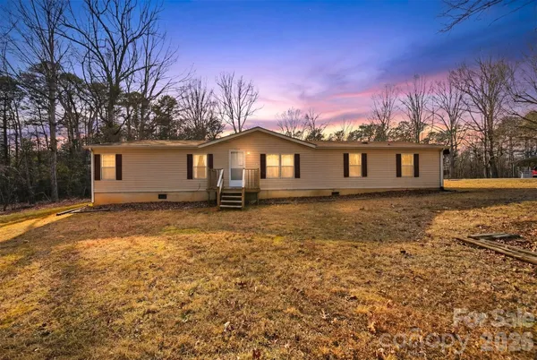 $250,000 | 107 10th Street Northeast, Hildebran, NC 28637