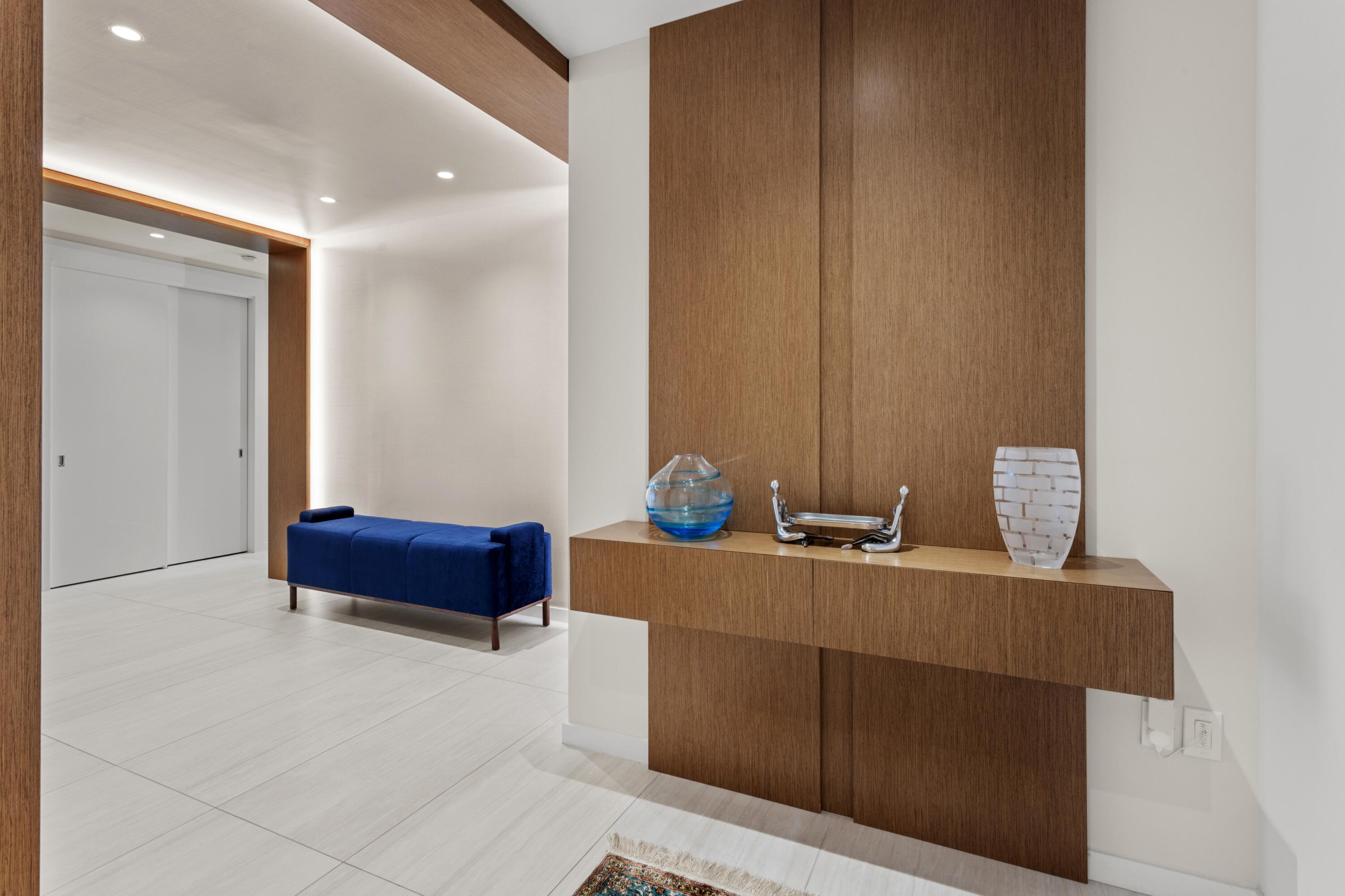 200 Southeast Mizner Boulevard, Unit 518 Boca Raton, FL 33432 - Photo 4 of 62 PRIVATE ELEVATOR FOYER