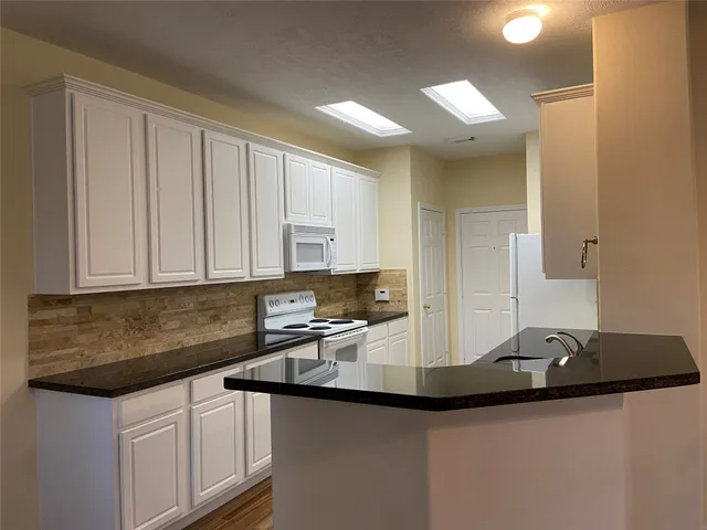 $1,995 | 75 Summer Haze Circle, The Woodlands, TX 77382