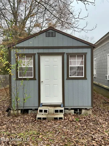 $130,000 | 1057 Oak Avenue, McComb, MS 39648