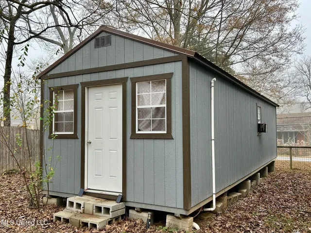 $130,000 | 1057 Oak Avenue, McComb, MS 39648