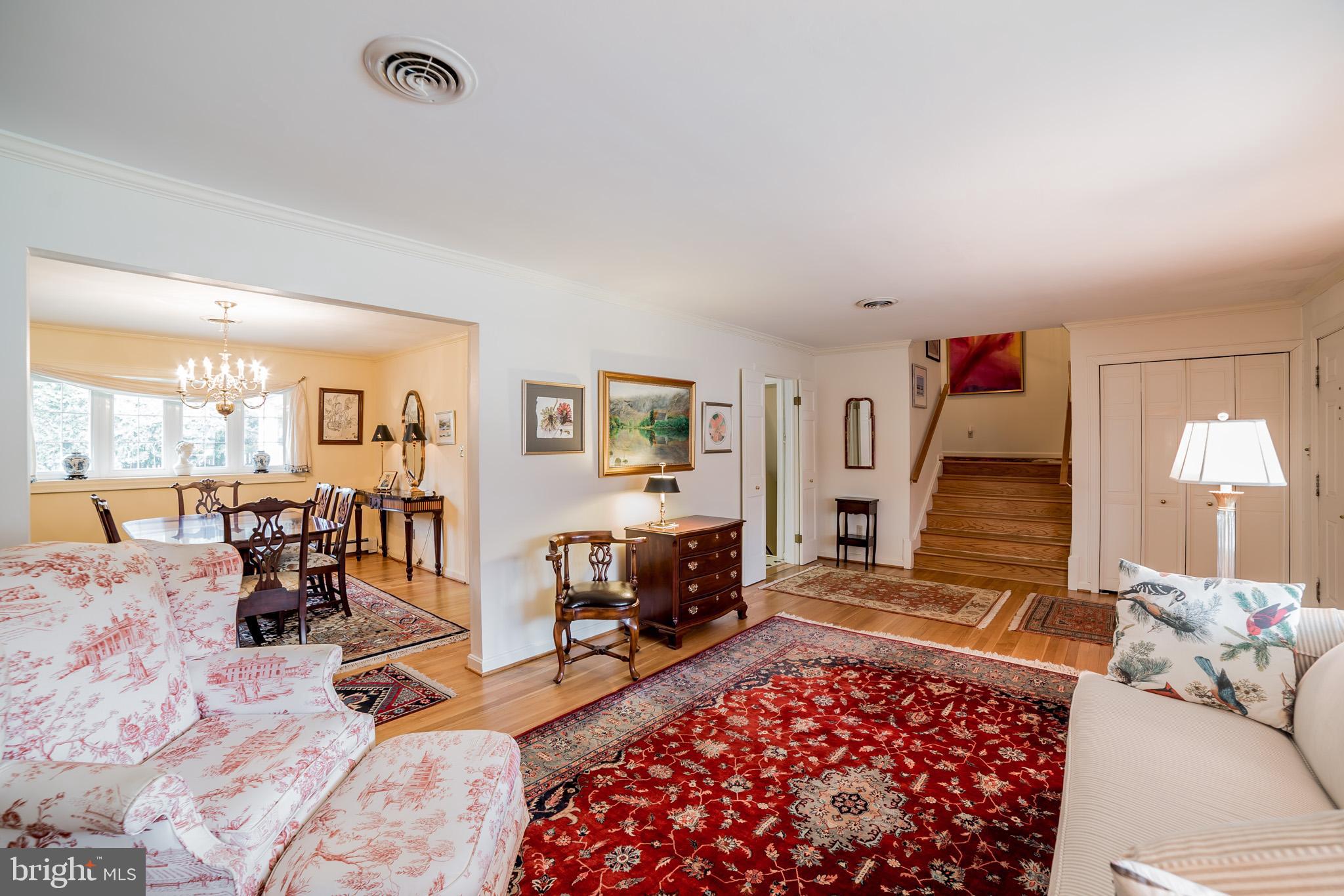 6123 Haddon Hall Road Baltimore, MD 21212 - Photo 5 of 27 great flow for entertaining