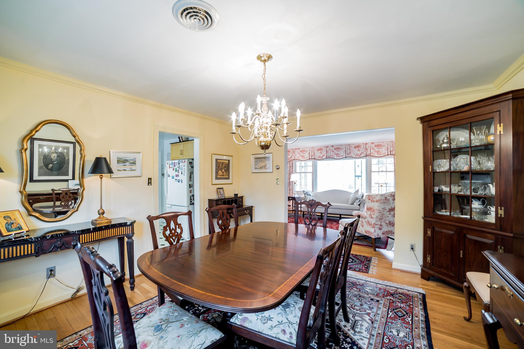 6123 Haddon Hall Road Baltimore, MD 21212 - Photo 8 of 27 plenty of space for guests and family