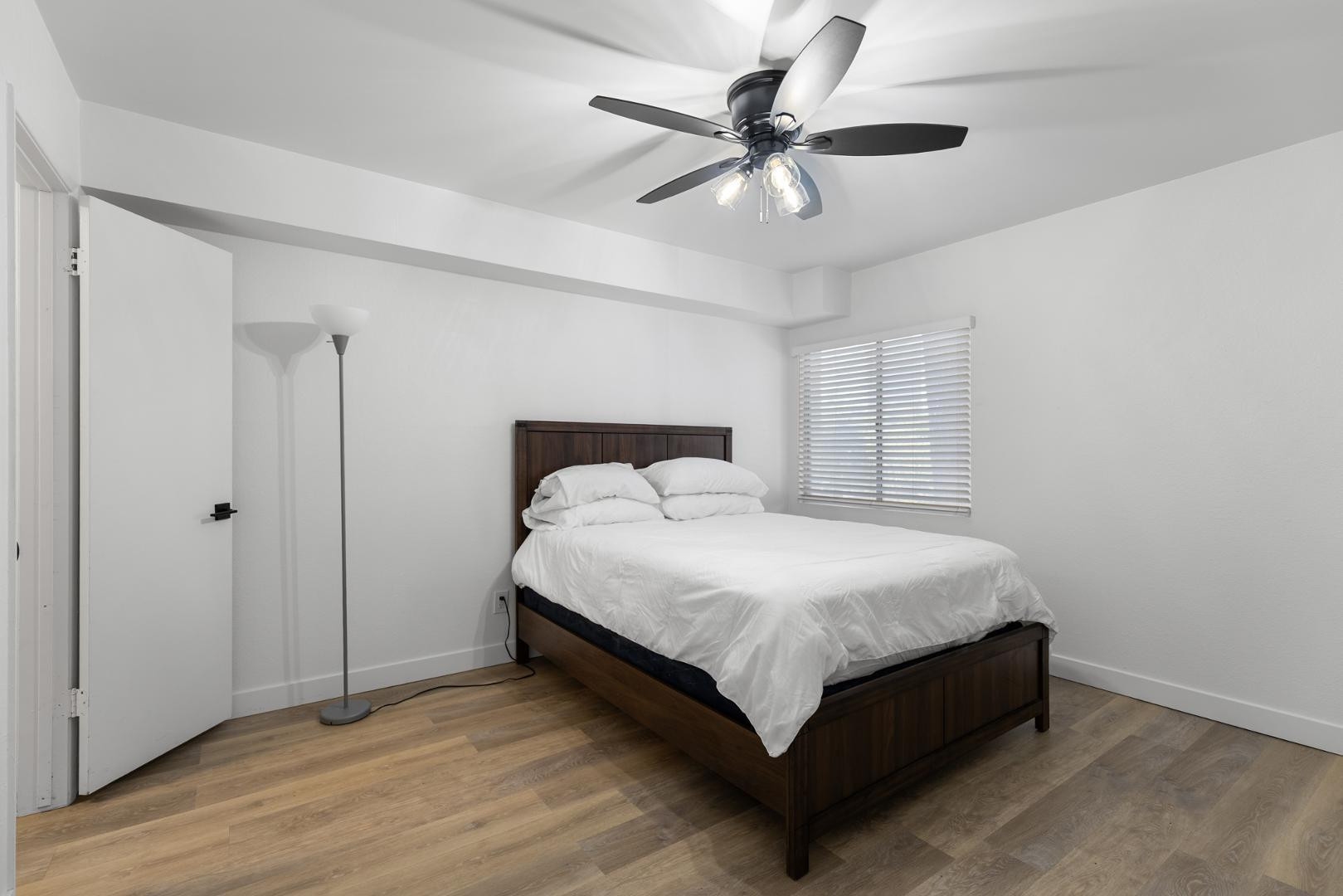302 East Monte Vista Road, Unit A17 Phoenix, AZ 85004 - Photo 8 of 25 Photo #8