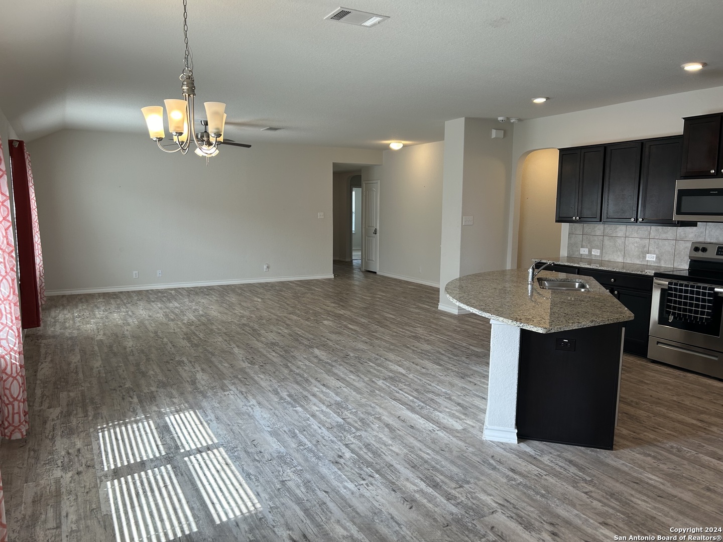 216 Grand Rapids Cibolo, TX 78108 - Photo 10 of 18