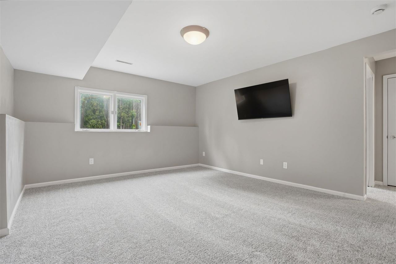 706 Holiday Road Coralville, IA 52241 - Photo 23 of 54 Gallery Image 23