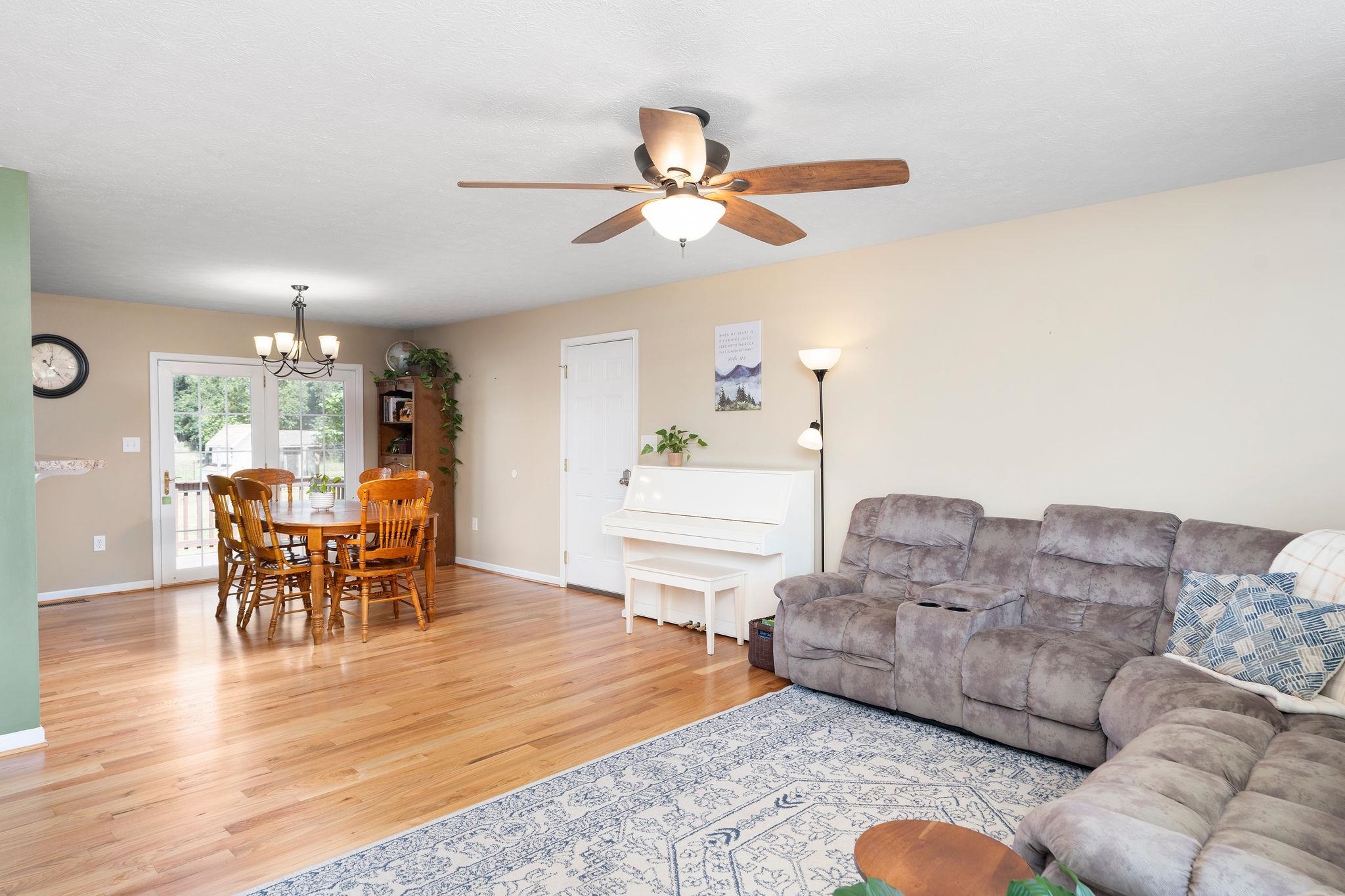 2035 Cold Springs Road Stuarts Draft, VA 24477 - Photo 12 of 43