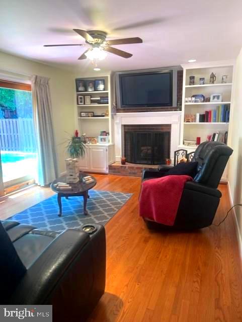 9162 Rockefeller Lane Springfield, VA 22153 - Photo 10 of 45 Family Room