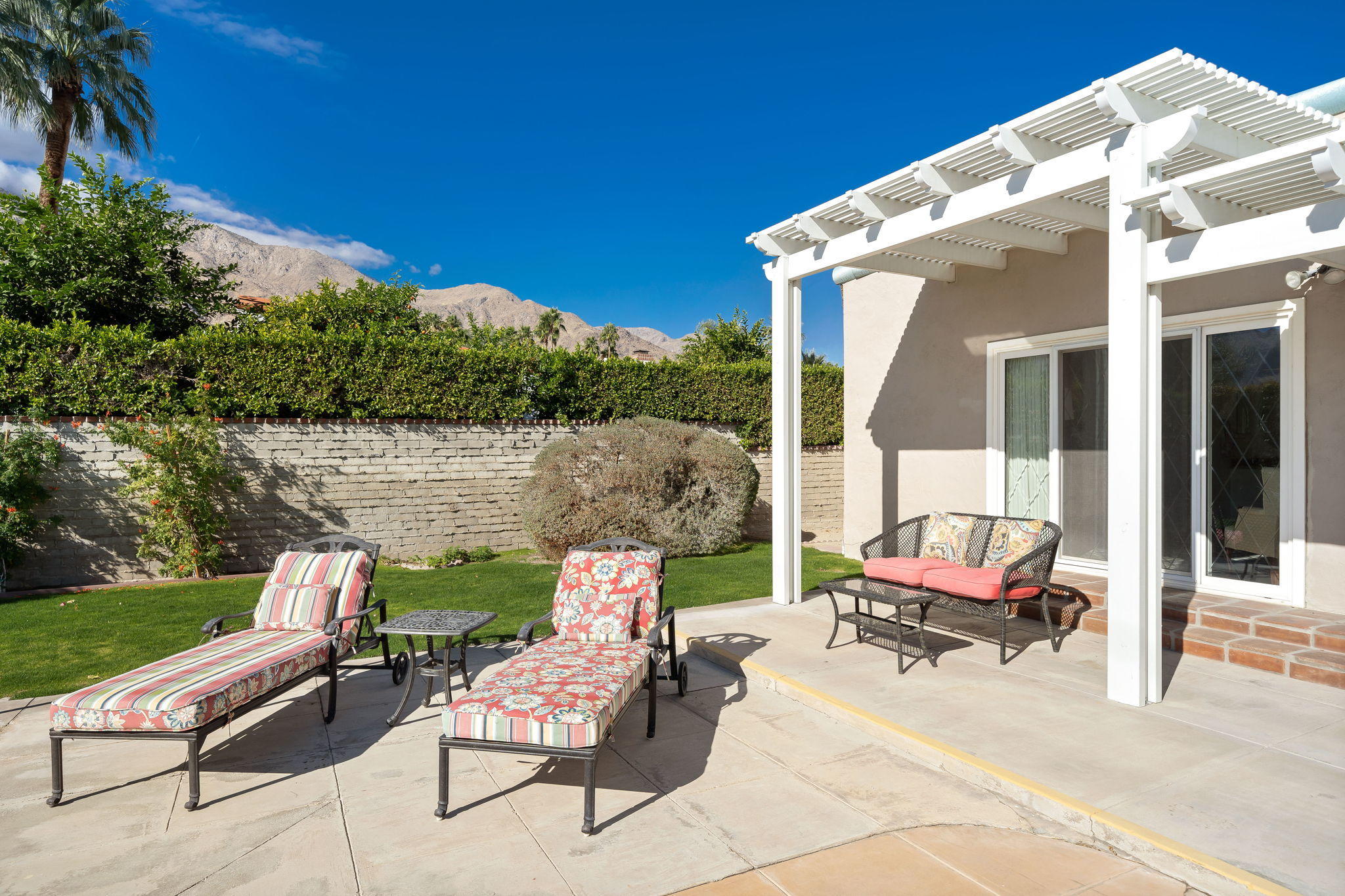 477 East Vía Colusa Palm Springs, CA 92262 - Photo 25 of 49 25-web-or-mls-MGColusa0121_025