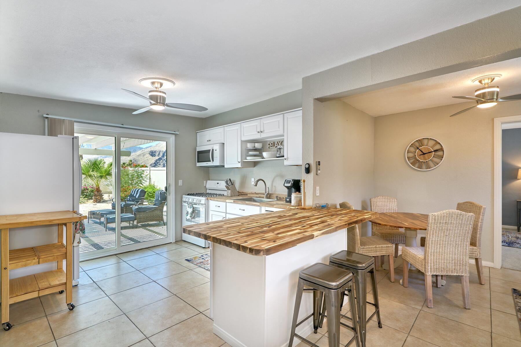 477 East Vía Colusa Palm Springs, CA 92262 - Photo 44 of 49 477 E Va Colusa-008-081-Guest08-MLS_Size