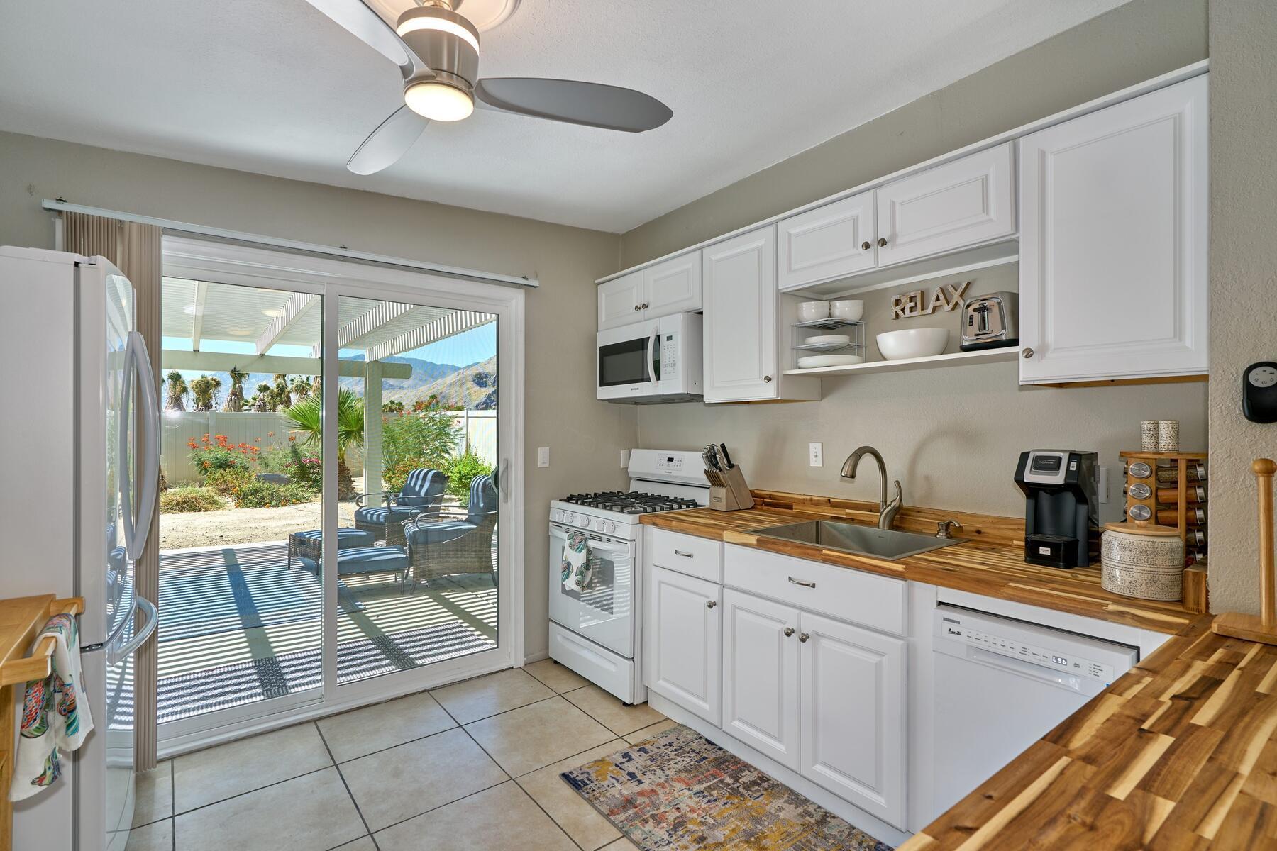 477 East Vía Colusa Palm Springs, CA 92262 - Photo 46 of 49 477 E Va Colusa-010-083-Guest10-MLS_Size