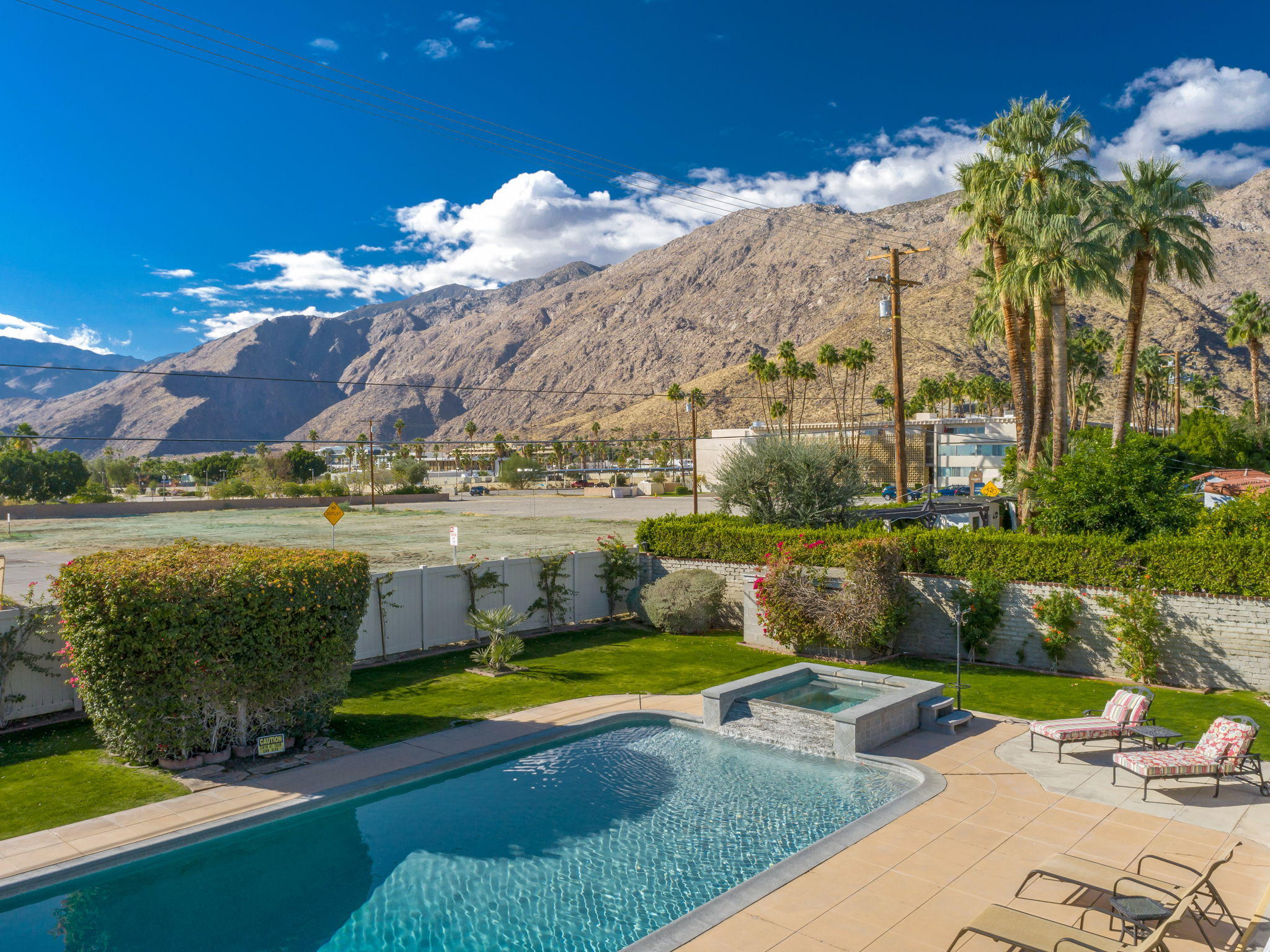 477 East Vía Colusa Palm Springs, CA 92262 - Photo 5 of 49 4-web-or-mls-MGColusa0121_004