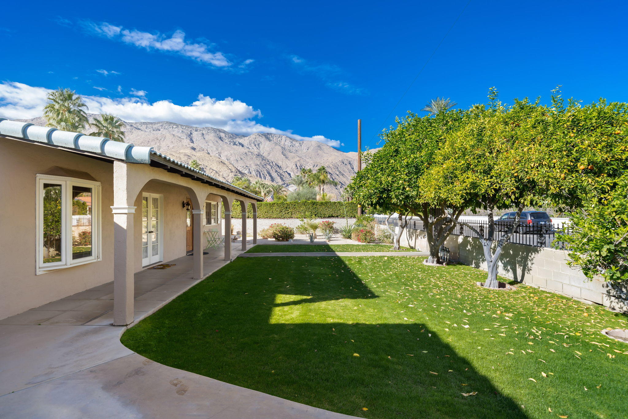 477 East Vía Colusa Palm Springs, CA 92262 - Photo 9 of 49 9-web-or-mls-MGColusa0121_009