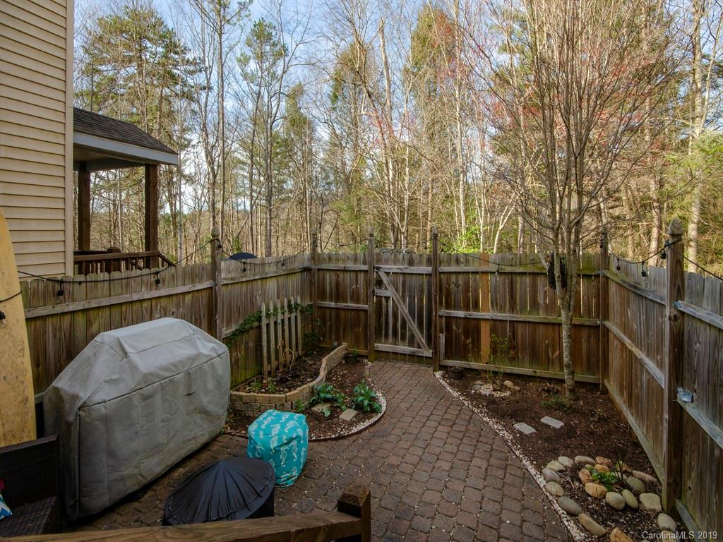 30 North Ridge Point, Unit T3 Sylva, NC 28779 - Photo 17 of 18 a view of a porch with furniture