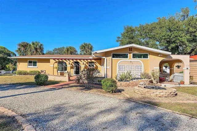 $450,000 | 2745 Arrowhead Road, Venice, FL 34293