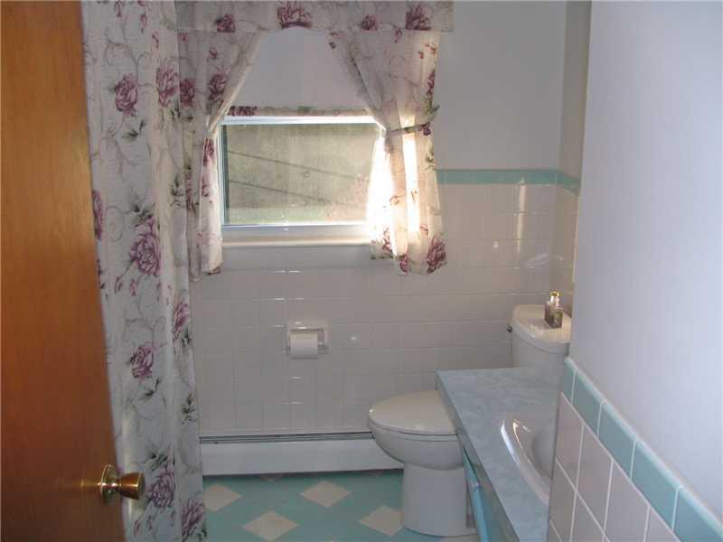 398 Riverside Drive Augusta, ME 04330 - Photo 11 of 19 Bathroom.