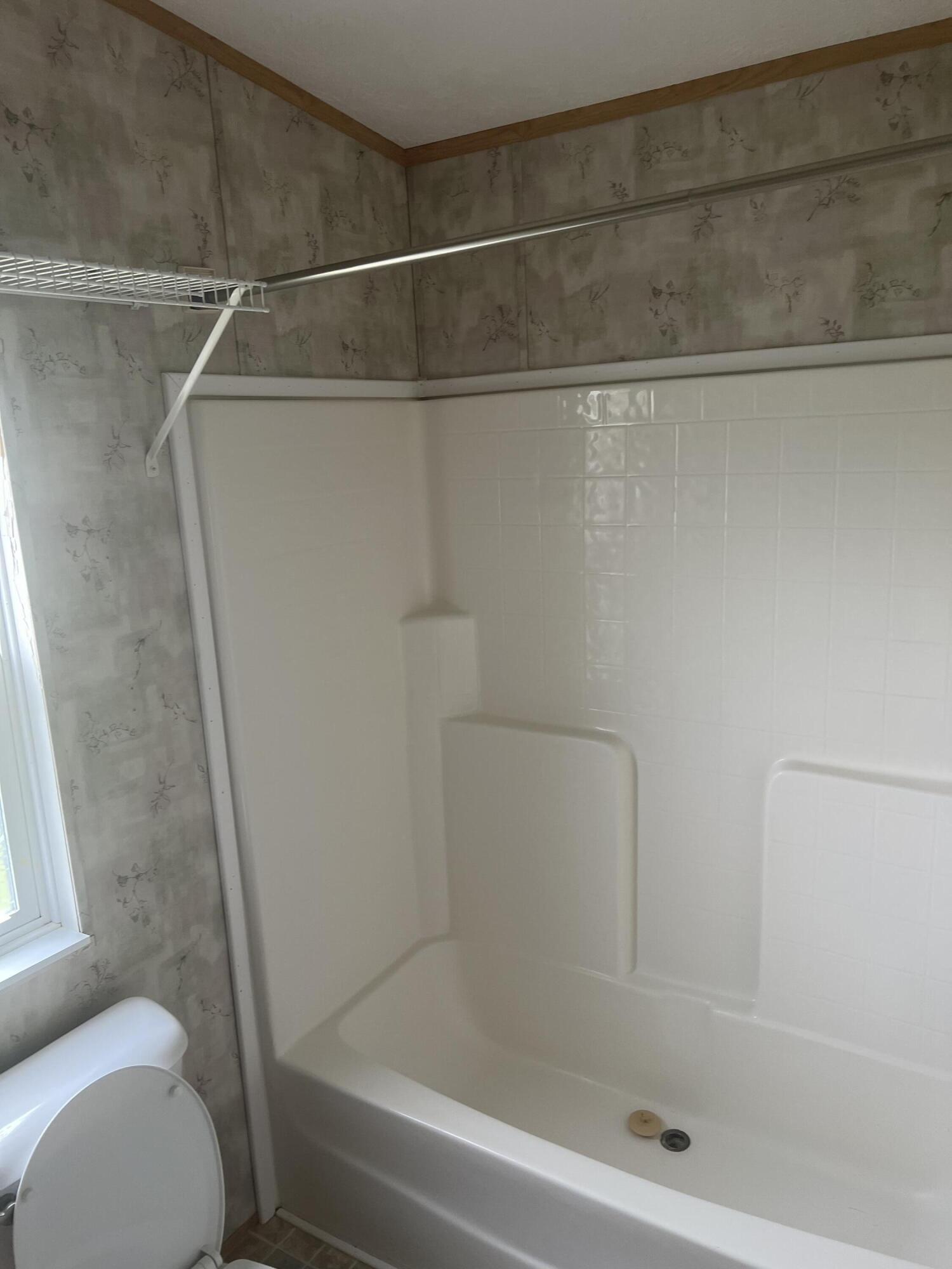 905 Division Road Albany, KY 42602 - Photo 18 of 18 small bath albany