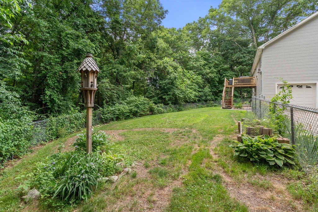 12 Charlton Road Dudley, MA 01571 - Photo 6 of 30