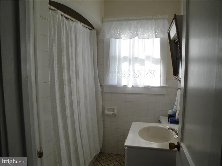 608 Callowhill Road Perkasie, PA 18944 - Photo 8 of 14 Bathroom