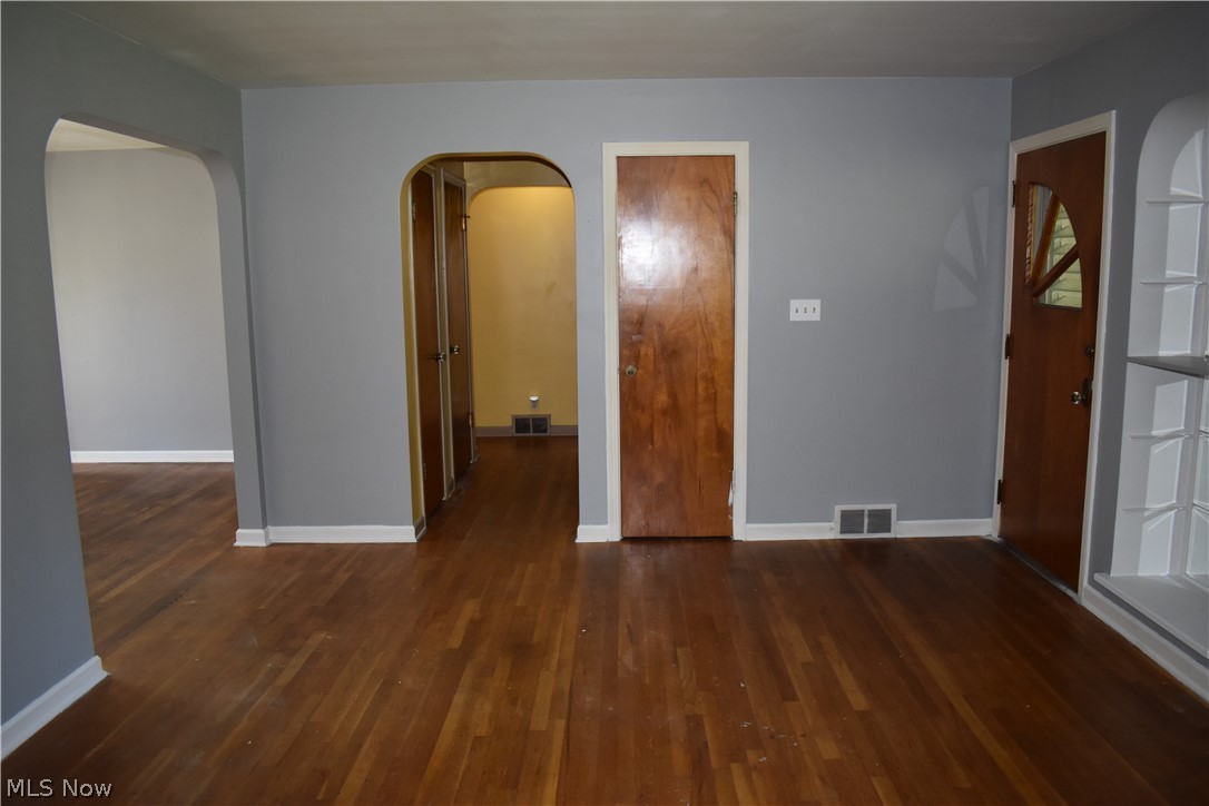 2663 Canton Road Akron, OH 44312 - Photo 6 of 35