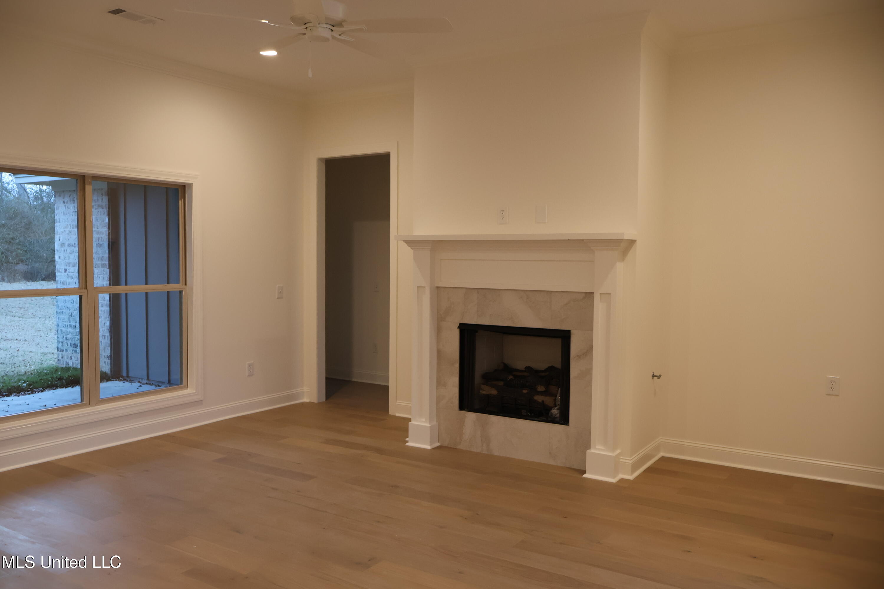 339 Willow Way Canton, MS 39046 - Photo 6 of 17 living