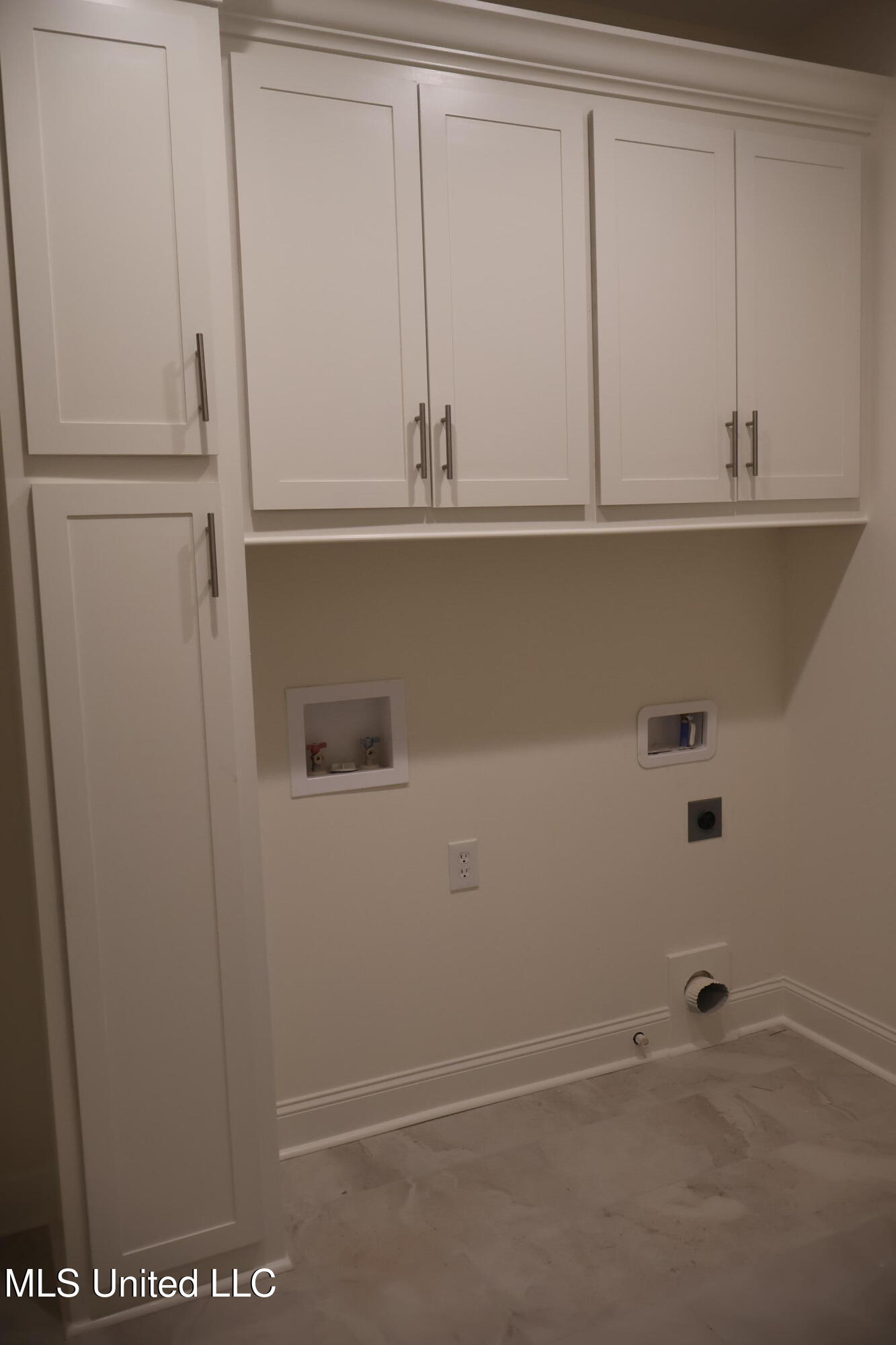 339 Willow Way Canton, MS 39046 - Photo 8 of 17 laundry