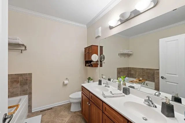 $3,295 | 1008 Portland Avenue, Minneapolis, MN 55404