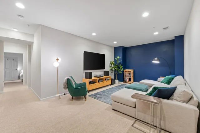 $3,295 | 1008 Portland Avenue, Minneapolis, MN 55404