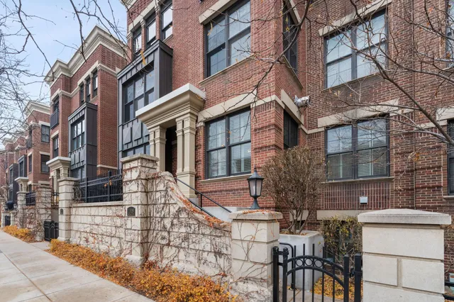 $3,295 | 1008 Portland Avenue, Minneapolis, MN 55404