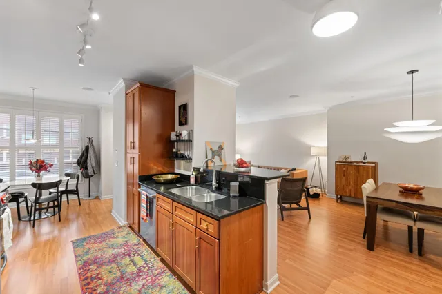 $3,295 | 1008 Portland Avenue, Minneapolis, MN 55404