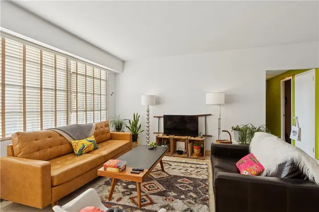 $220,000 | 333 West Meyer Boulevard, Unit 1215, Kansas City, MO 64113