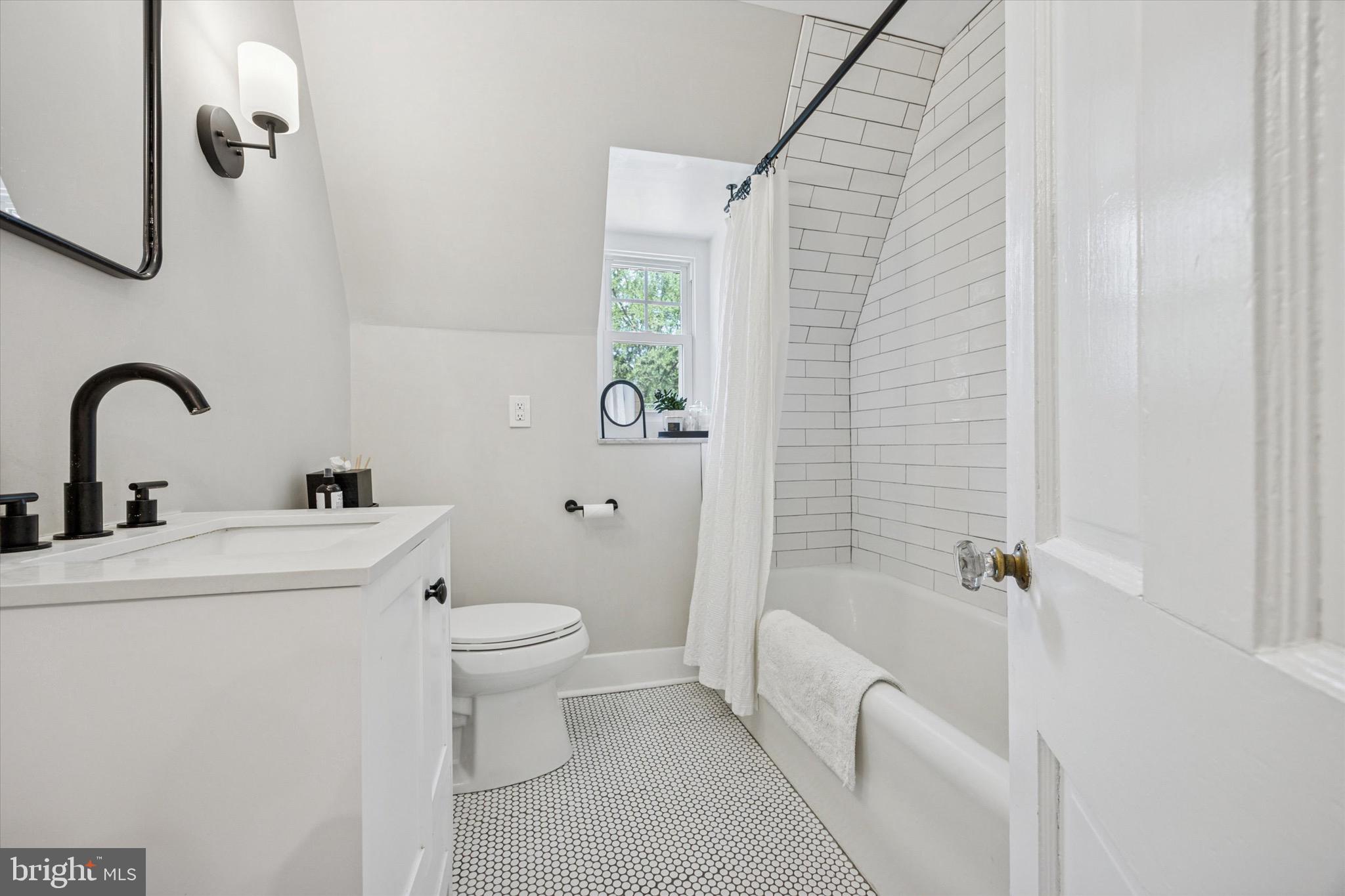 160 Edgehill Road Bala Cynwyd, PA 19004 - Photo 18 of 25 Gallery Image 18