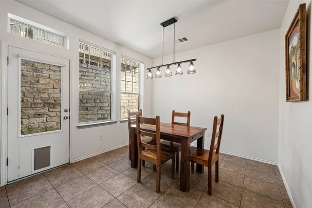 $2,000 | 20980 Waterside Drive, Unit 40, Lago Vista, TX 78645