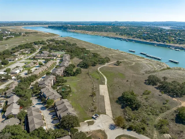 $2,000 | 20980 Waterside Drive, Unit 40, Lago Vista, TX 78645